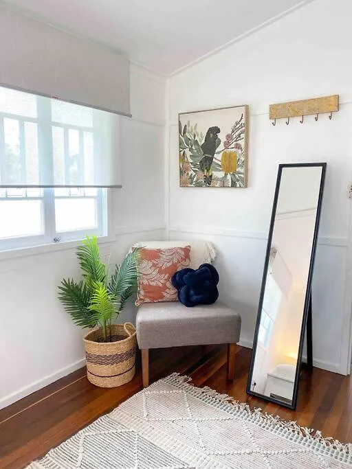 Original Pier Beach Retreat - Child Pet Friendly Urangan Holiday home