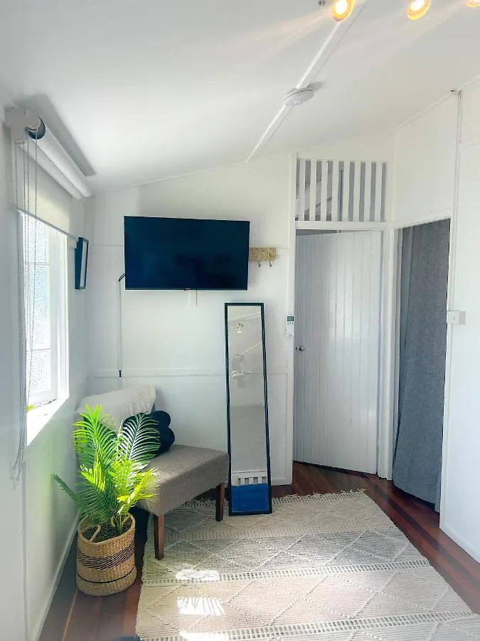 Holiday home Original Pier Beach Retreat - Child Pet Friendly Urangan
